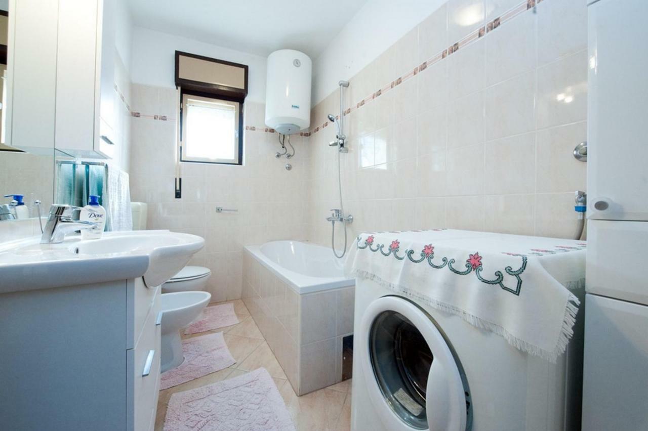 Apartment Patricia ロヴィニ エクステリア 写真